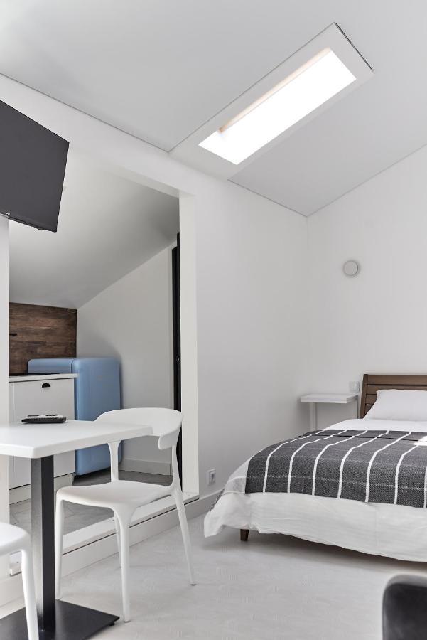White Door Apartments Mansard Heart Of Odessa 2 Dış mekan fotoğraf